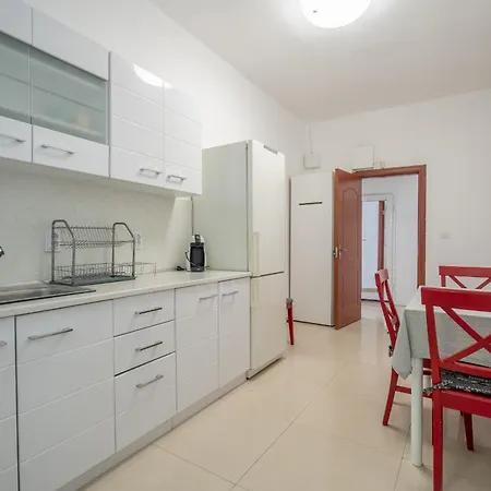 2 Bdr Next To The National Stadium *