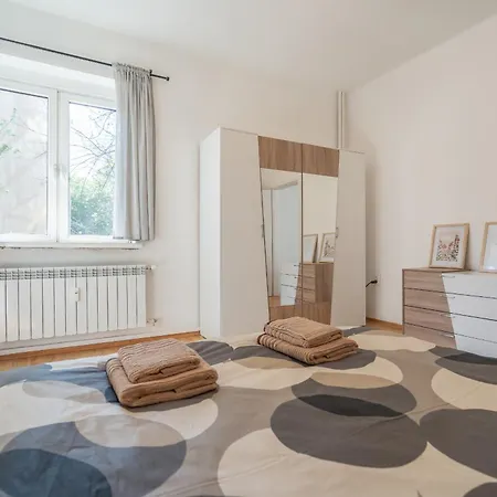 2 Bdr Next To The National Stadium Apartment *