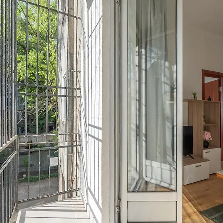 شقة 2 Bdr Next To The National Stadium *