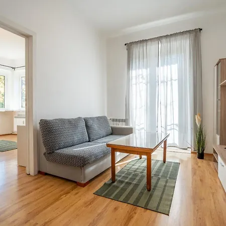 2 Bdr Next To The National Stadium Apartment *
