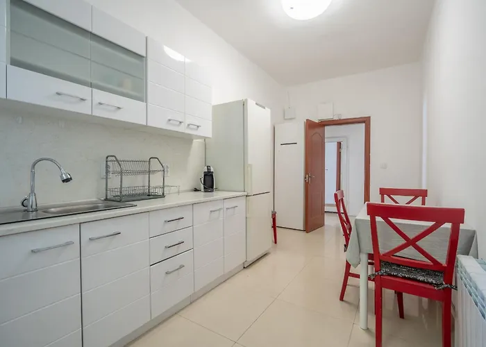 2 Bdr Next To The National Stadium *