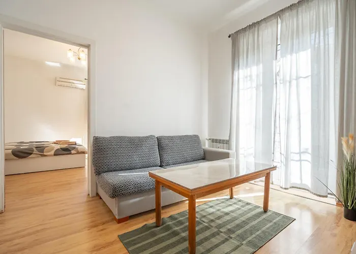 Appartamento 2 Bdr Next To The National Stadium *