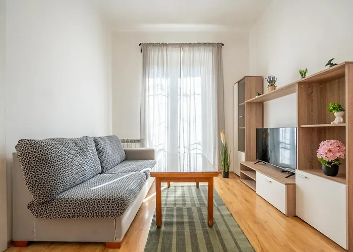 2 Bdr Next To The National Stadium *