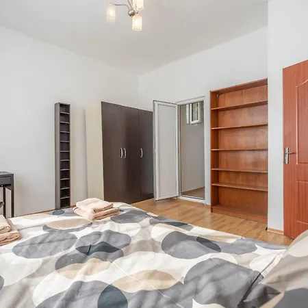 Daire 2 Bdr Next To The National Stadium *