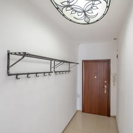 2 Bdr Next To The National Stadium Daire *