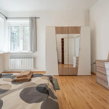 2 Bdr Next To The National Stadium Daire